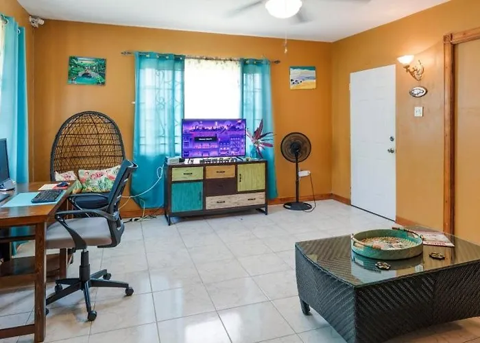 Yanceylargoestate- 3 Bedroom Withmountain Views
