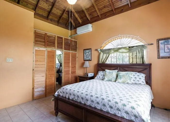Villa Yanceylargoestate- 3 Bedroom Withmountain Views Montego Bay