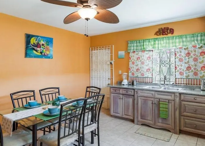 Villa Yanceylargoestate- 3 Bedroom Withmountain Views Montego Bay
