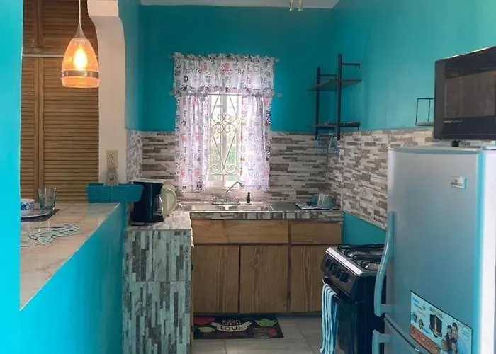 Yanceylargoestate- 3 Bedroom Withmountain Views Montego Bay