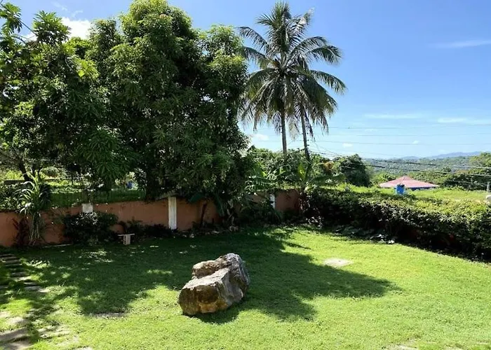 Villa Yanceylargoestate- 3 Bedroom Withmountain Views Montego Bay